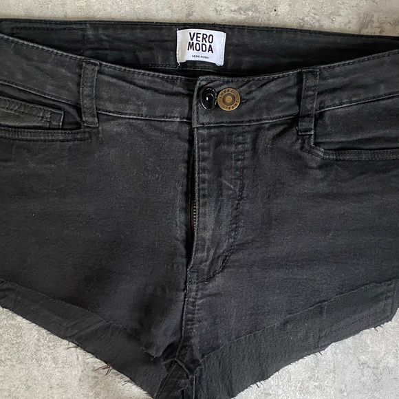 Vero Moda super short shorts - Picture 7 of 8